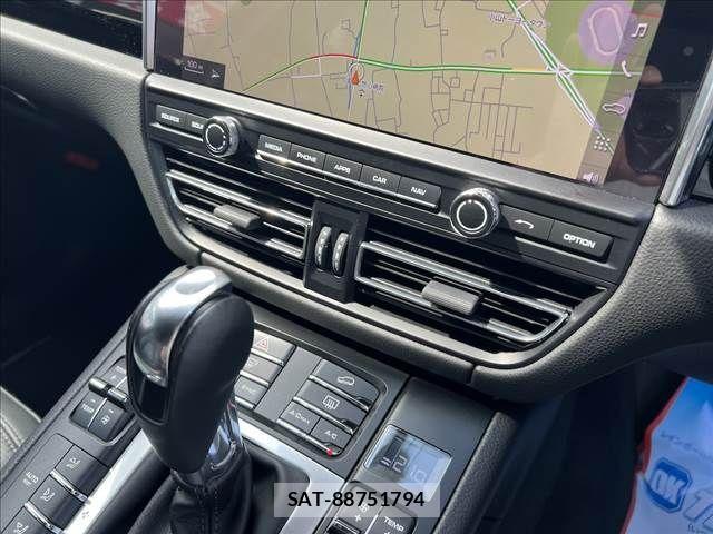 Porsche MACAN 2020-04 4047266-16