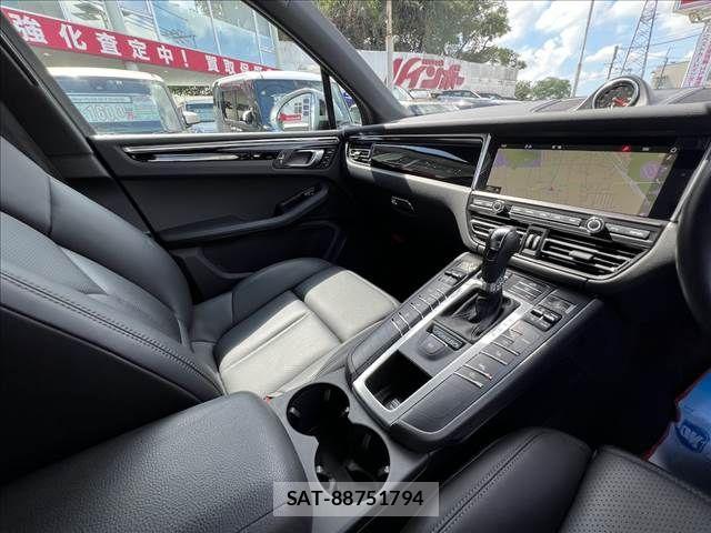 Porsche MACAN 2020-04 4047266-19