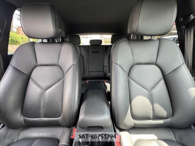 Porsche MACAN 2020-04 4047266-26