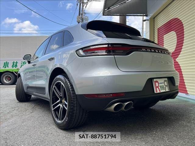Porsche MACAN 2020-04 4047266-4