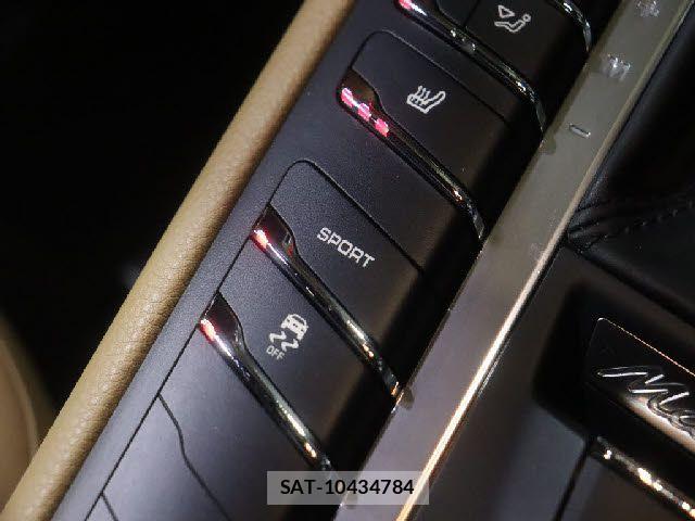 Porsche MACAN 2017-03 4176810-12