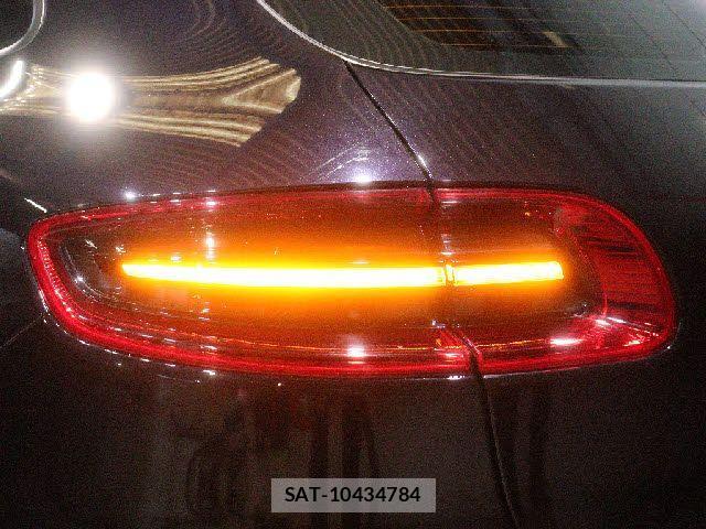 Porsche MACAN 2017-03 4176810-24