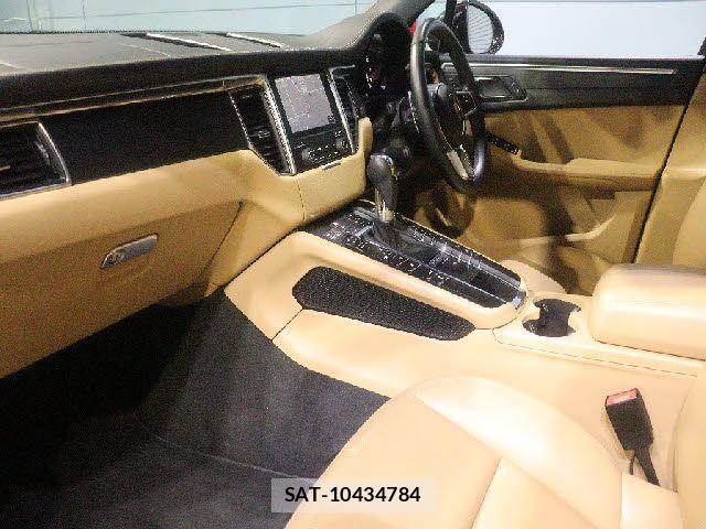 Porsche MACAN 2017-03 4176810-7