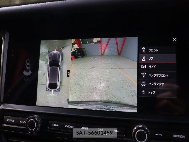 Porsche MACAN 2019-07 4329279-9