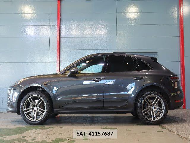 Porsche MACAN 2020-08 4599339-2