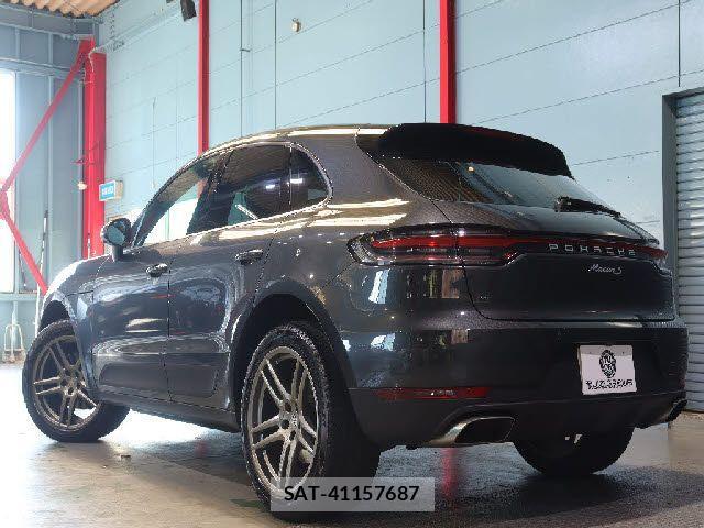 Porsche MACAN 2020-08 4599339-3