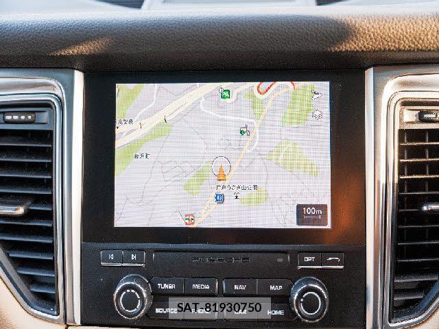 Porsche MACAN 2017-08 5875449-9