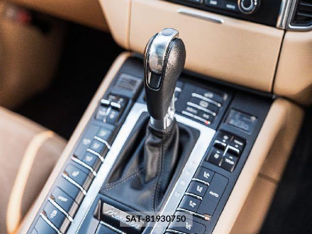 Porsche MACAN 2017-08 5875449-18
