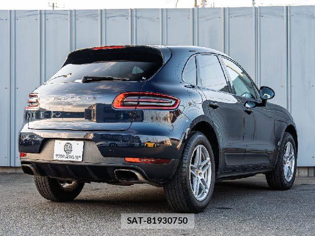 Porsche MACAN 2017-08 5875449-4