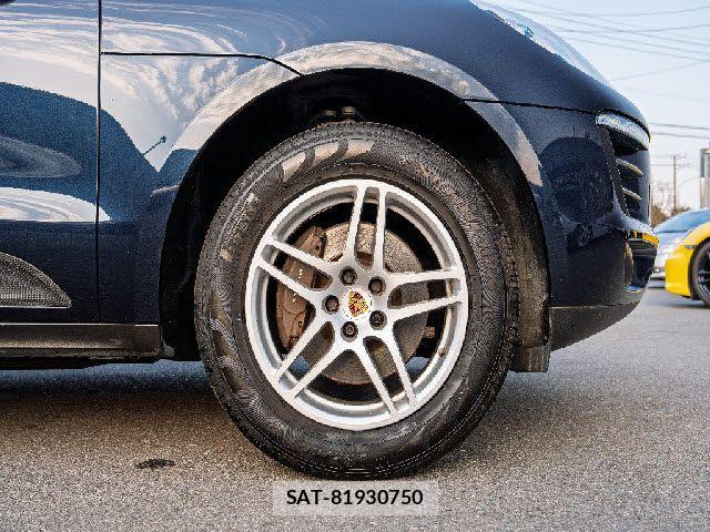 Porsche MACAN 2017-08 5875449-7