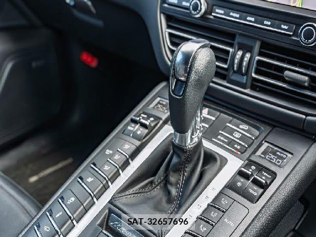 Porsche MACAN 2020-12 5875438-11