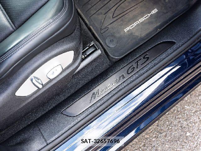 Porsche MACAN 2020-12 5875438-17