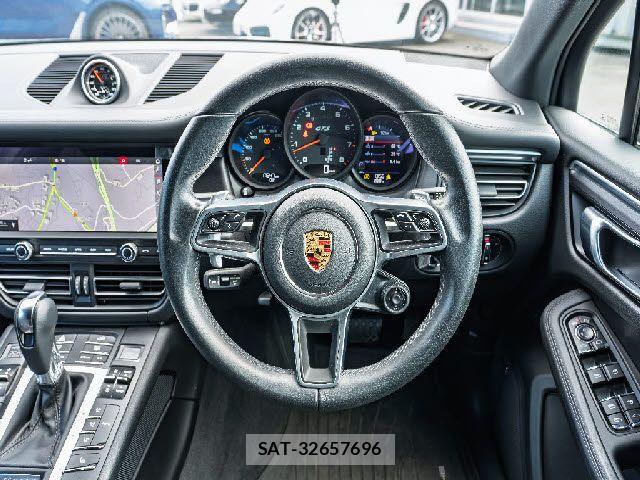 Porsche MACAN 2020-12 5875438-22