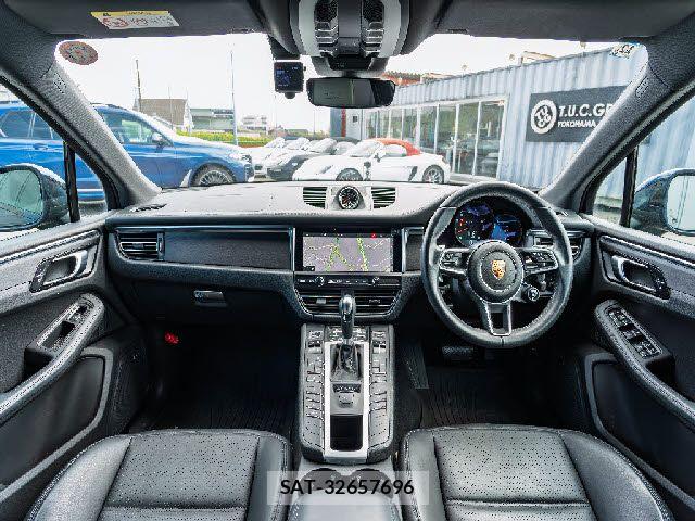 Porsche MACAN 2020-12 5875438-2