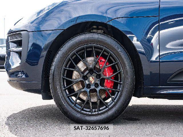 Porsche MACAN 2020-12 5875438-7