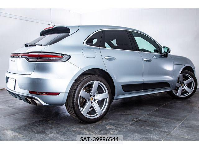 Porsche MACAN 2019-05 5875441-12