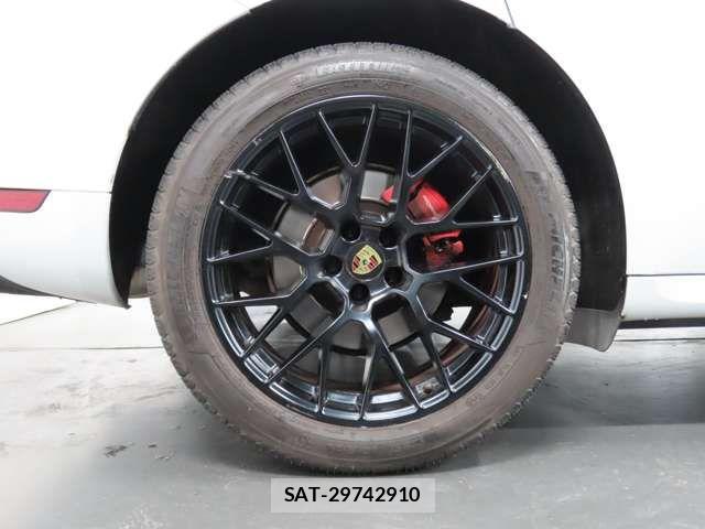 Porsche MACAN 2017-06 6016066-10