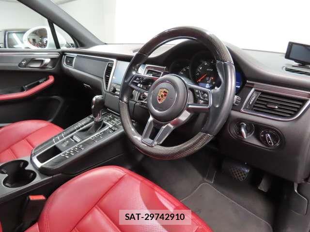 Porsche MACAN 2017-06 6016066-12