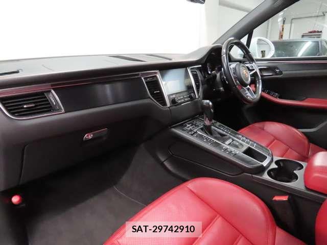 Porsche MACAN 2017-06 6016066-13