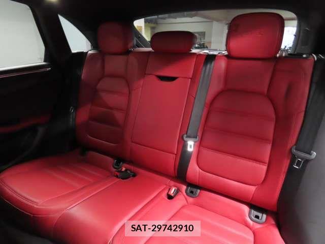 Porsche MACAN 2017-06 6016066-16