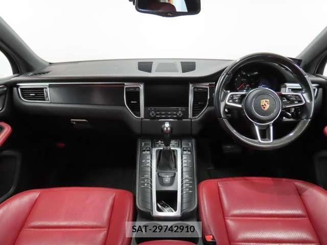 Porsche MACAN 2017-06 6016066-17
