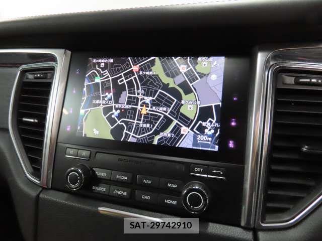 Porsche MACAN 2017-06 6016066-19