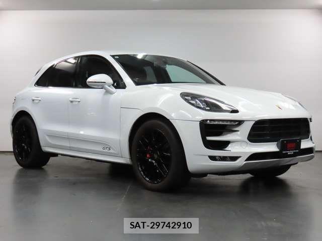 Porsche MACAN 2017-06 6016066-2
