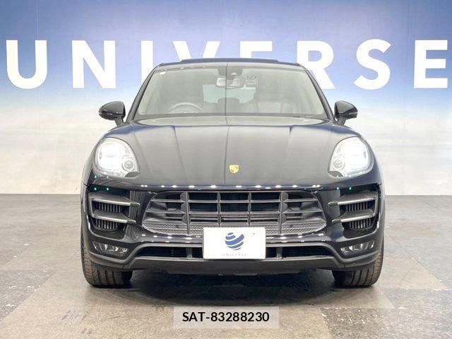 Porsche MACAN 2015-03 6016076-12