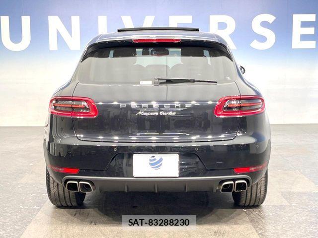 Porsche MACAN 2015-03 6016076-13