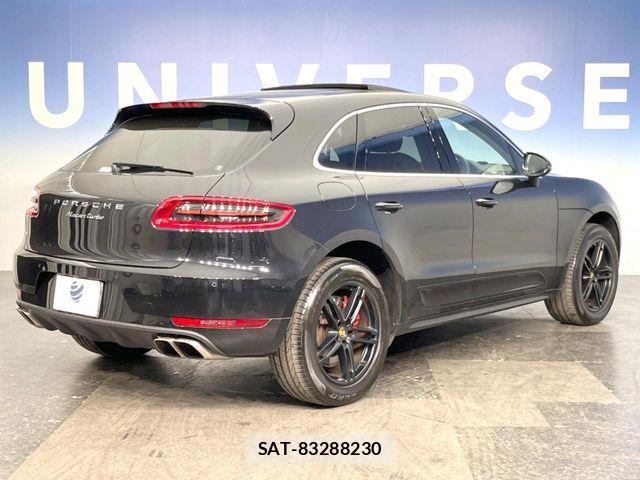 Porsche MACAN 2015-03 6016076-14