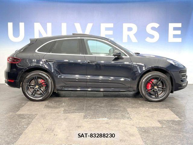Porsche MACAN 2015-03 6016076-15