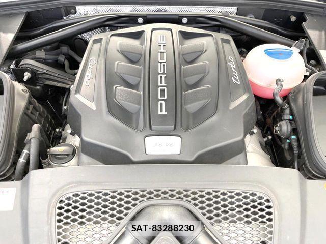 Porsche MACAN 2015-03 6016076-17