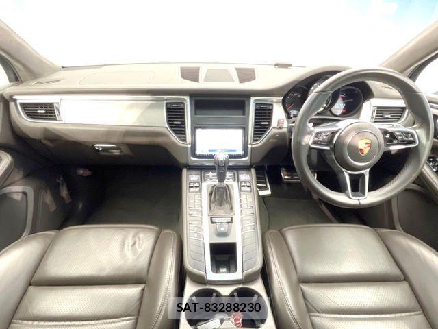 Porsche MACAN 2015-03 6016076-1