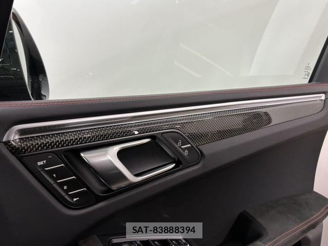 Porsche MACAN 2024-02 6016061-17