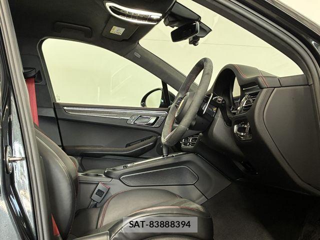 Porsche MACAN 2024-02 6016061-1