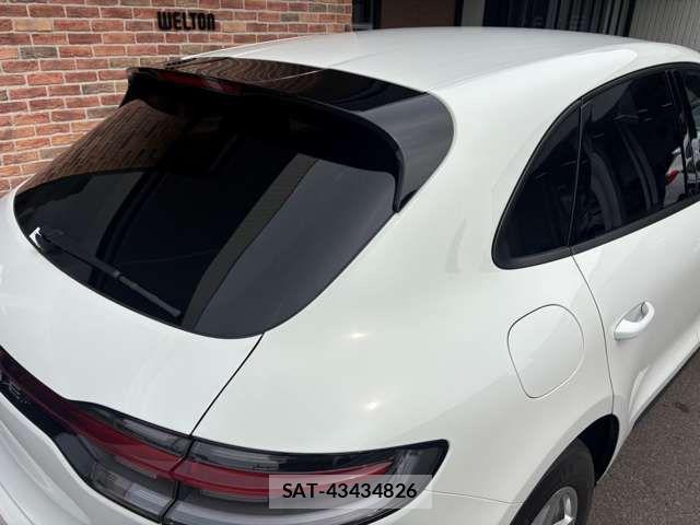 Porsche MACAN 2021-08 6016064-11