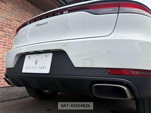 Porsche MACAN 2021-08 6016064-12