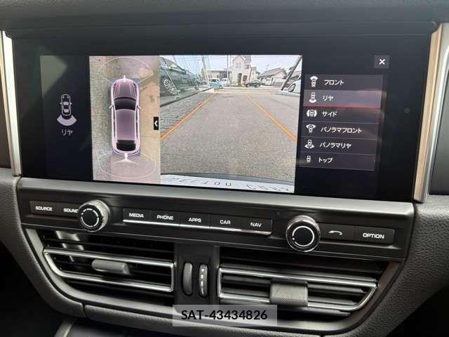 Porsche MACAN 2021-08 6016064-14