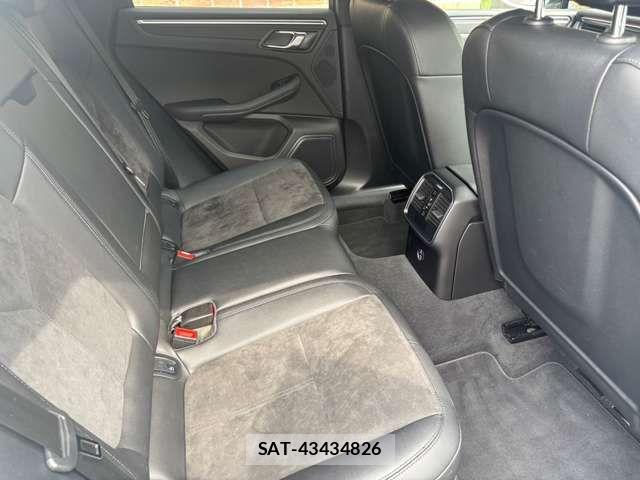 Porsche MACAN 2021-08 6016064-18