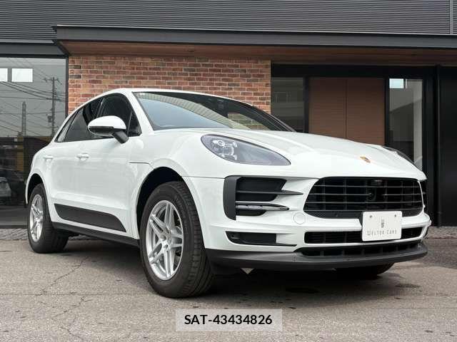 Porsche MACAN 2021-08 6016064-4