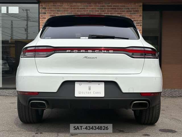 Porsche MACAN 2021-08 6016064-7