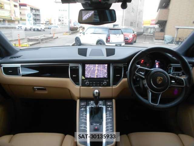 Porsche MACAN 2017-03 6246666-9