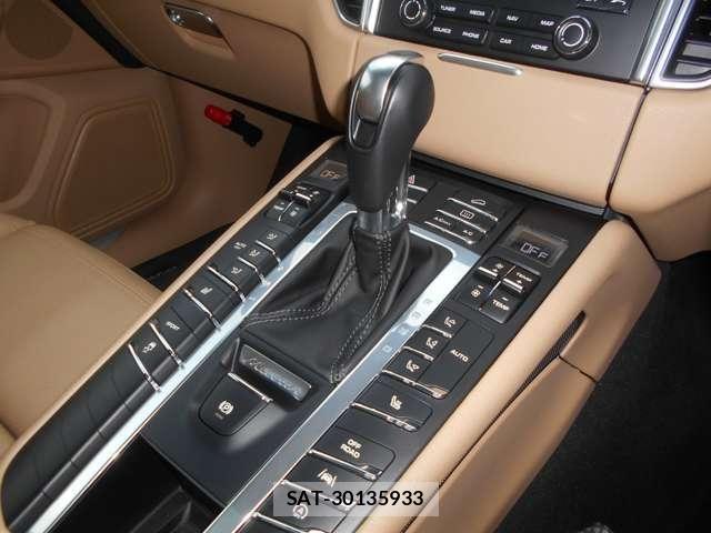 Porsche MACAN 2017-03 6246666-13