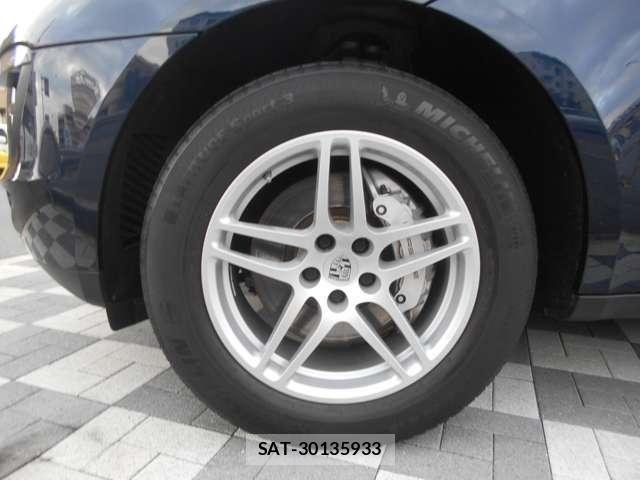 Porsche MACAN 2017-03 6246666-17