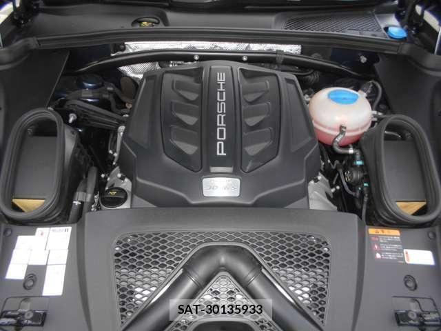 Porsche MACAN 2017-03 6246666-19
