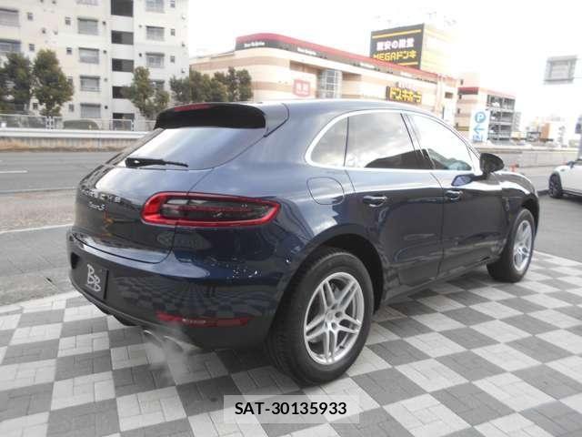 Porsche MACAN 2017-03 6246666-4