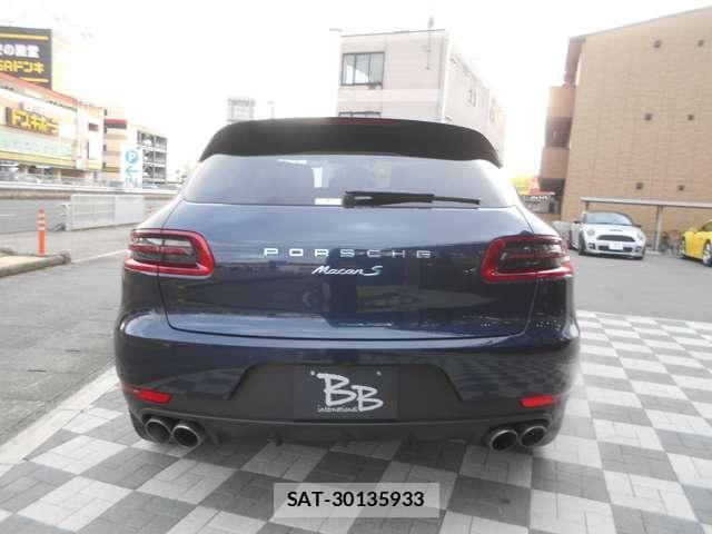 Porsche MACAN 2017-03 6246666-5
