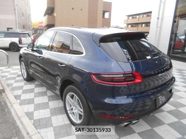 Porsche MACAN 2017-03 6246666-6