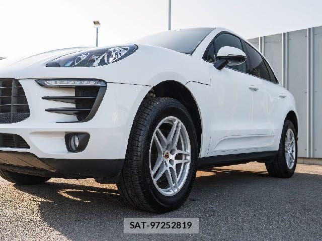 Porsche MACAN 2015-03 6246667-10