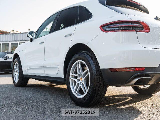Porsche MACAN 2015-03 6246667-12